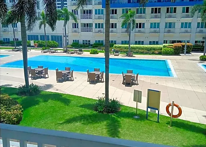 Vangie's Place At Sea Residences 4*